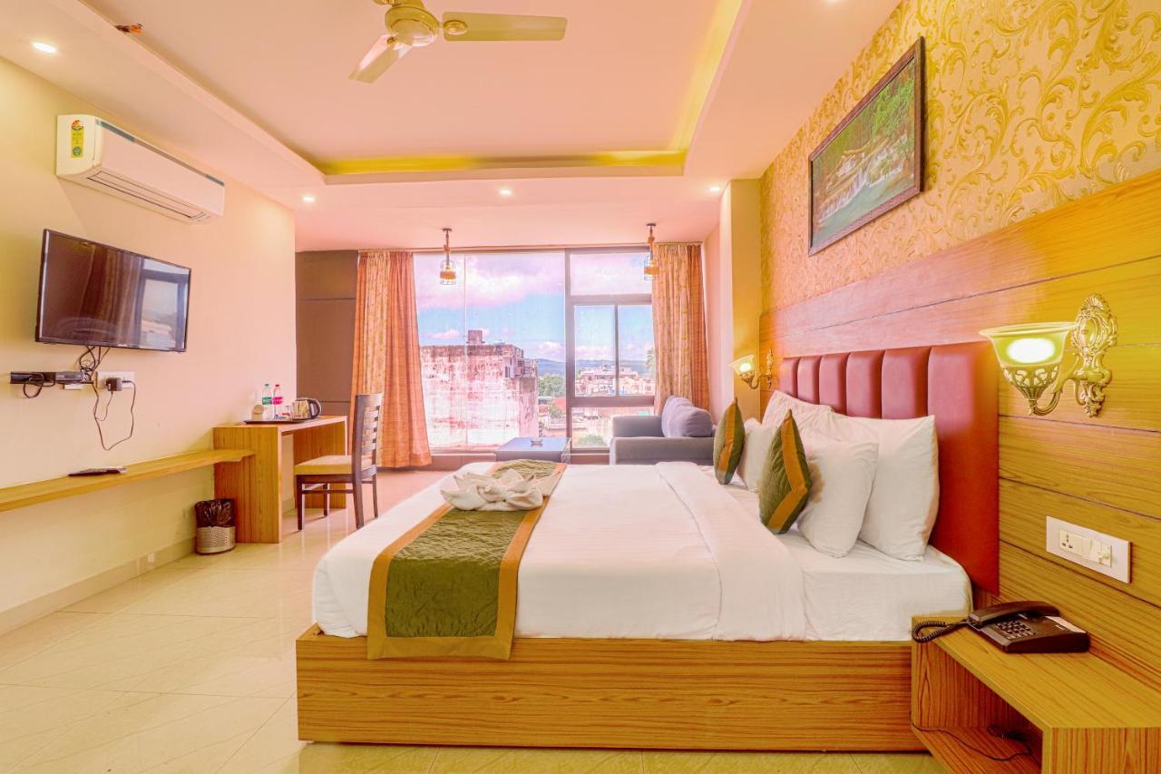 The Glory Hotel Dehradun Buitenkant foto