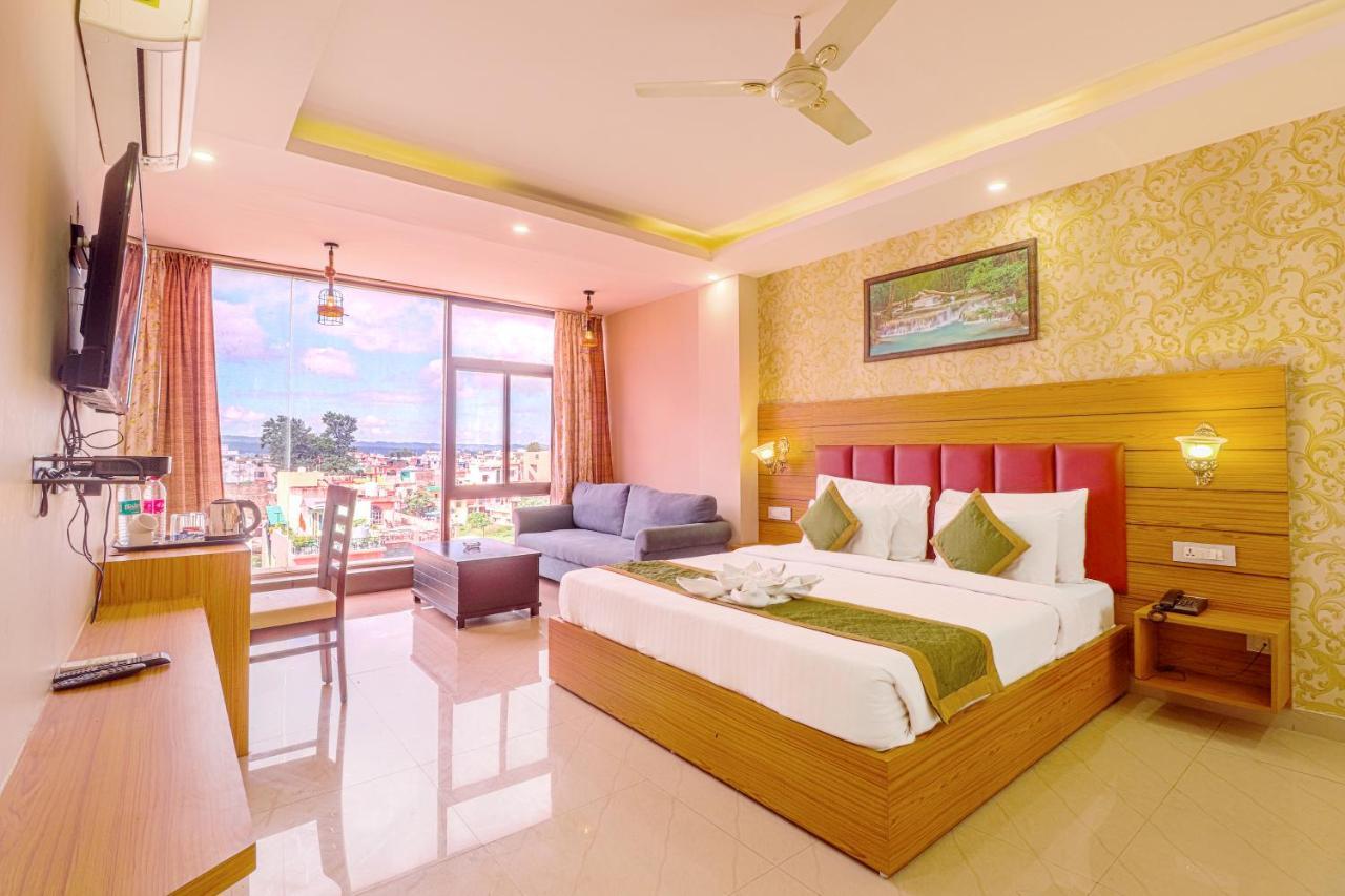 The Glory Hotel Dehradun Buitenkant foto