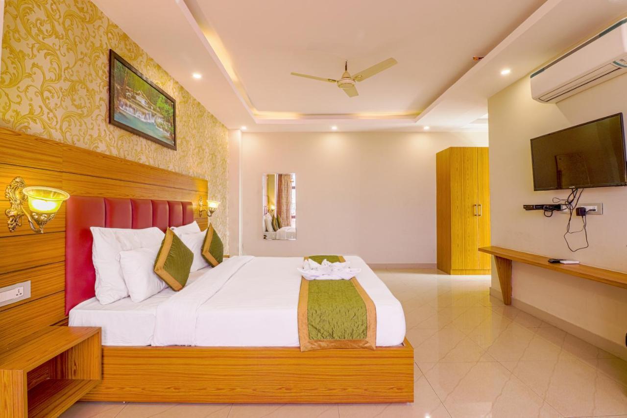 The Glory Hotel Dehradun Buitenkant foto