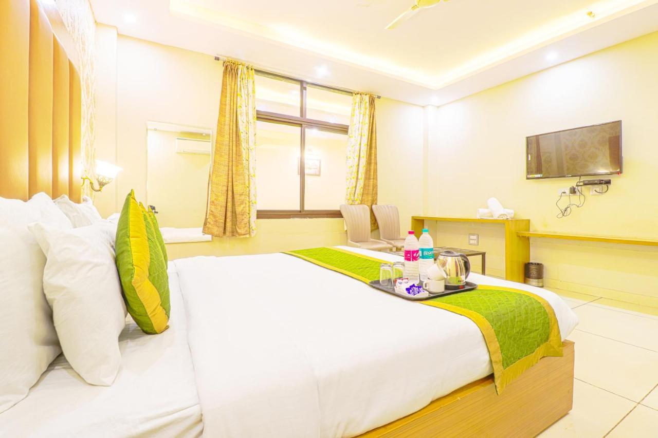 The Glory Hotel Dehradun Buitenkant foto
